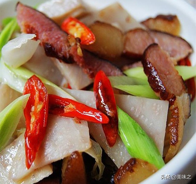 腊肉炒菜简单做法,腊肉炒菜的正宗做法
