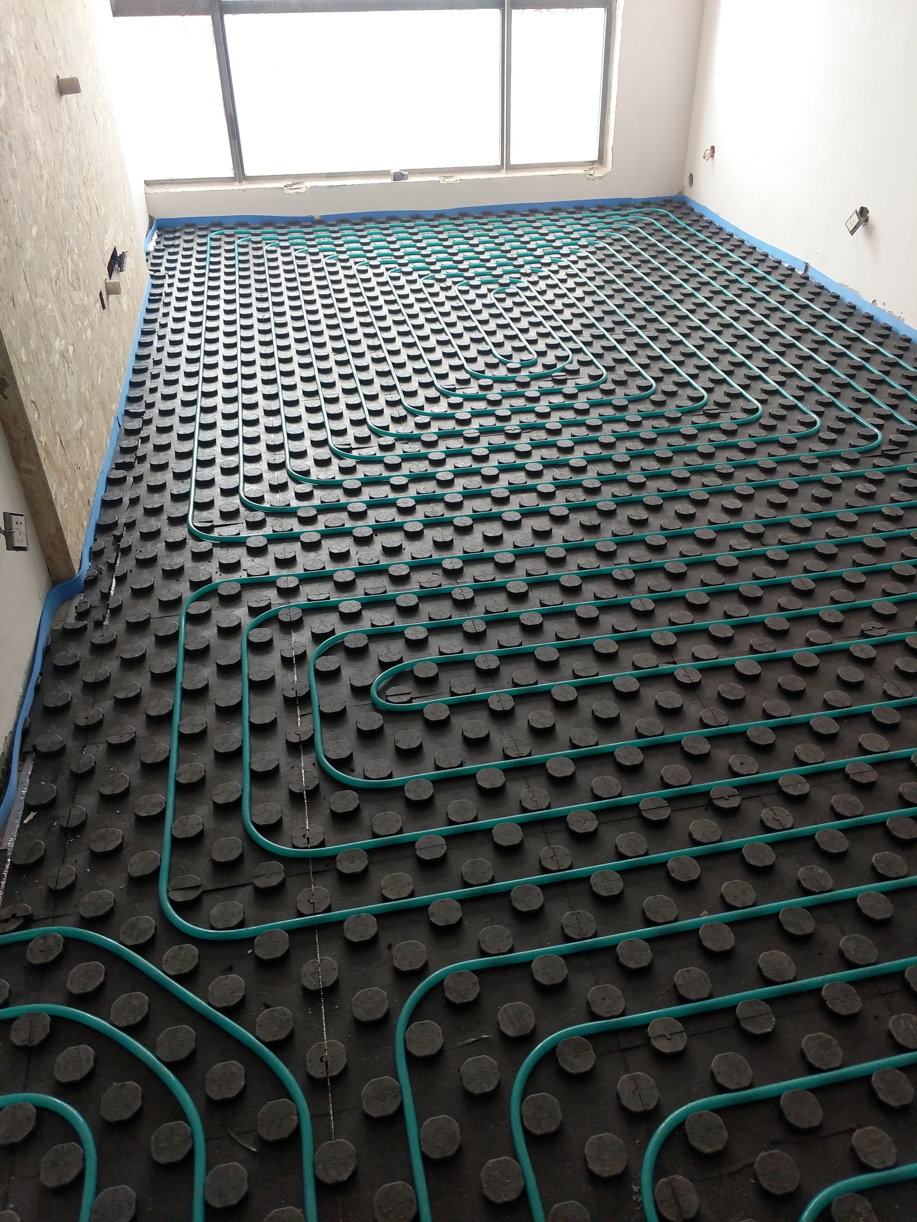 装电地暖好还是水地暖好,家里安装电地暖好还是水地暖好