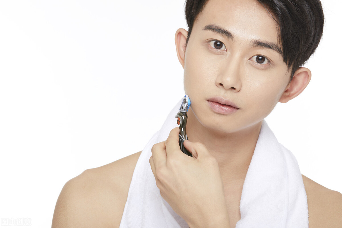 男士护肤保湿小知识,秋冬季节男士护肤补水保湿很重要