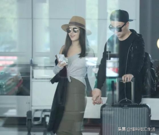 2岁孩子被虐待致死还伸手要抱抱,2岁孩子被虐待