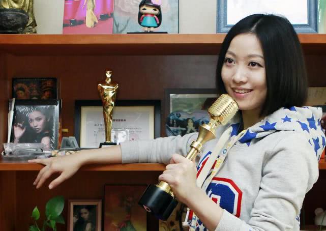 歌手姚贝娜是一个什么样的人,缅怀中国流行女歌手姚贝娜