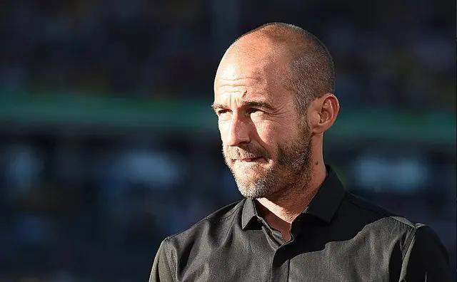 他是足球踢得最好的柔术冠军，法国的大满贯左后卫