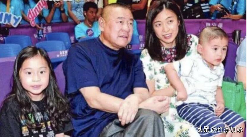 靠妈捐肾嫁入豪门，小娱记如何上位成为坐拥400亿的香港女首富？