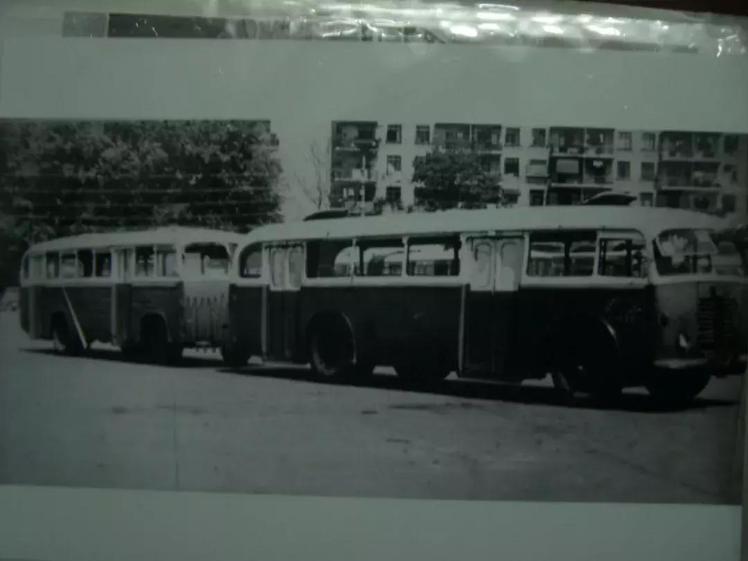 鎴戜滑鐨勮蹇嗘濡備竴鏉℃祦鍔ㄧ殑澶ф渤,绌垮煄璁板繂