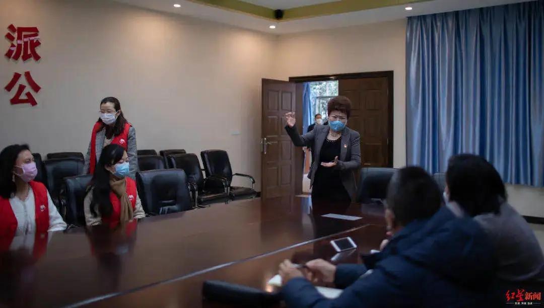 这家口碑两极分化的超市，居然被成都通报表扬？