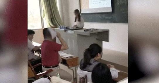 下月起你的账上会多一笔津贴,下月起你的账上多一笔津贴