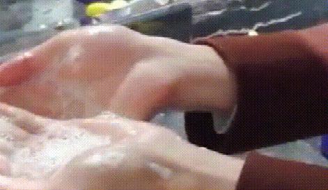 油烟机不用手擦哪里脏喷哪里,家里油烟机油污难清理