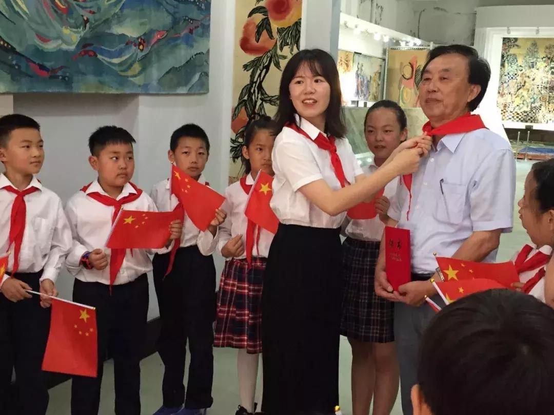 今天，是五星红旗的生日！这三人值得被铭记