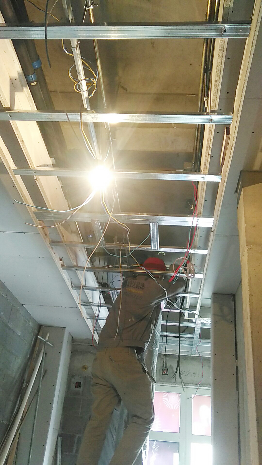 龙立达装修案例：乐乐牙口腔医院装修施工进度