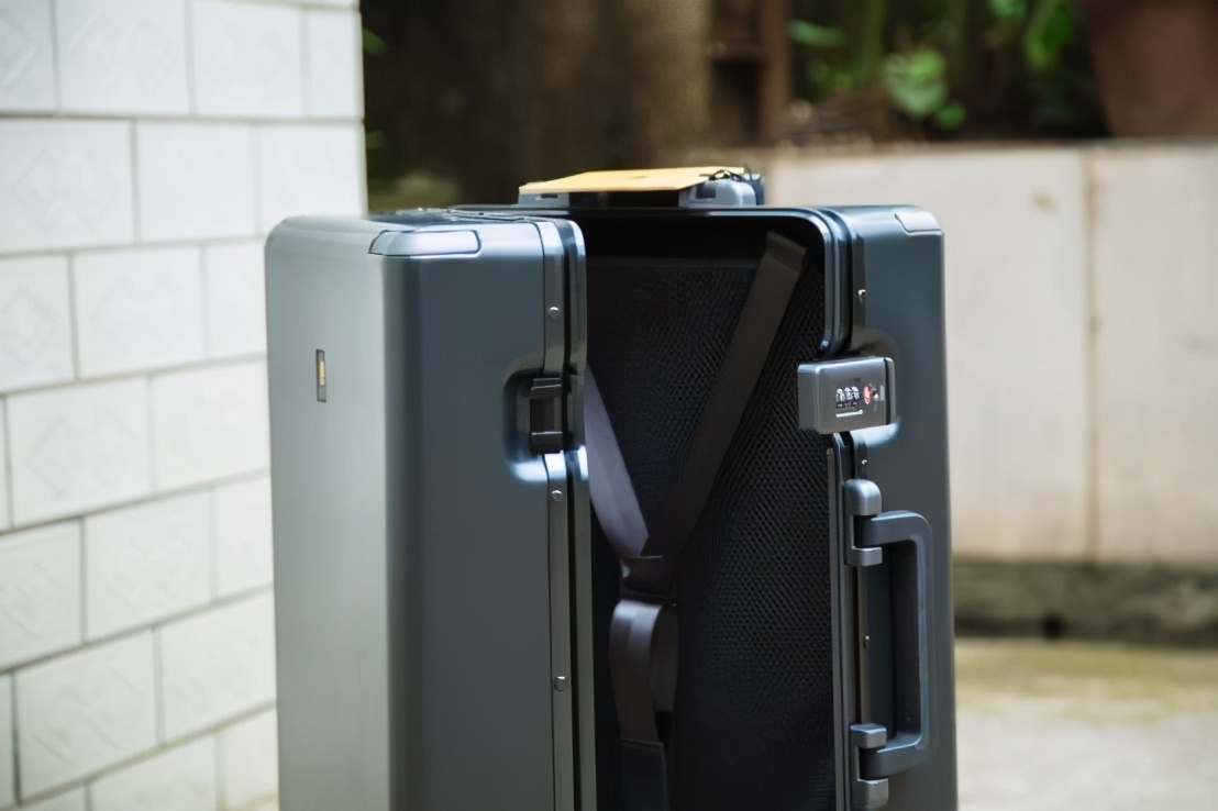 20寸登机箱地平线8号,最好的行李箱品牌推荐地平线8号