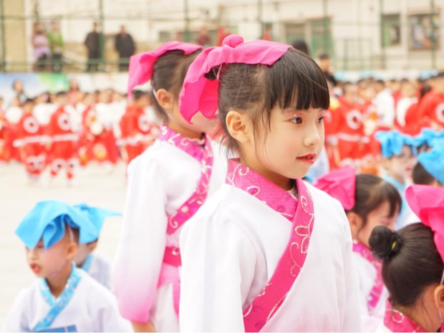 聚四海英才之荟萃，光明这所高标准学校订在崛起