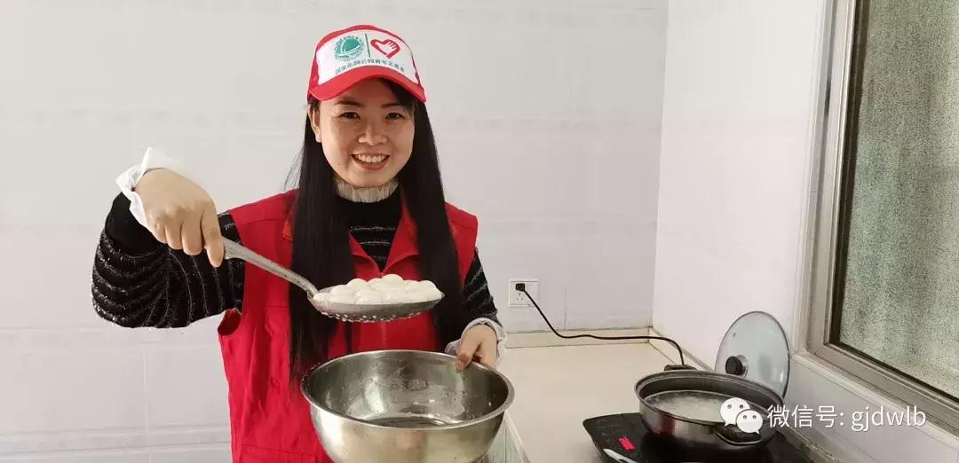 这些照片背后有什么故事,这些照片背后的心酸