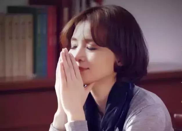 董卿消失的第2个春晚，她去哪里了？