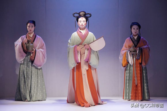 盘点各个年代的汉服,最正宗的汉服是什么样子的