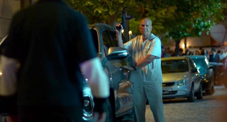 密室电影《4X4》：车主“钓鱼”偷车贼，一辆汽车变成了囚笼