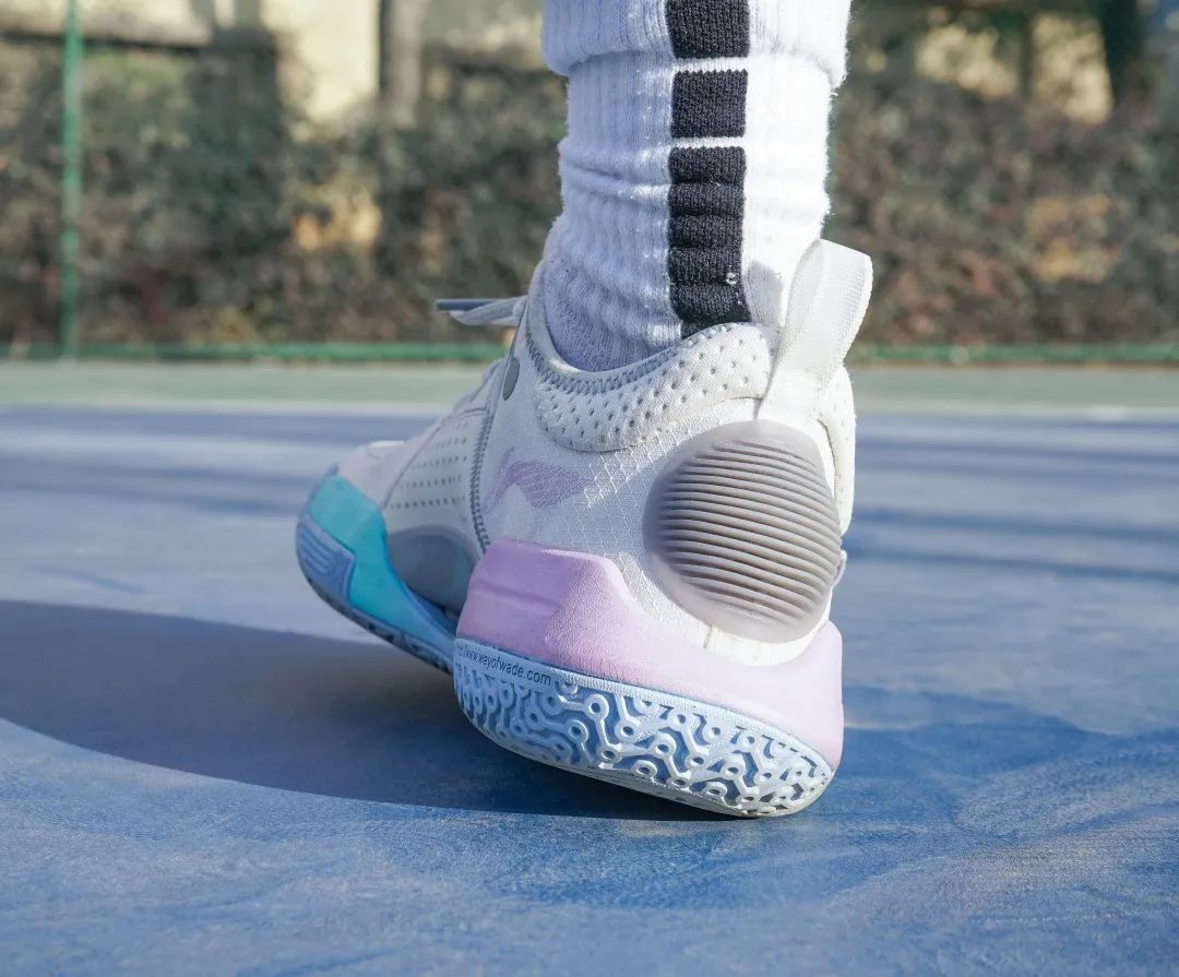 李宁全城9青年版有啥区别,李宁全城9玩具总动员测评