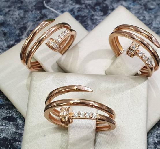 黄金饰品可以和什么饰品搭配,黄金饰品搭配技巧和方法图片