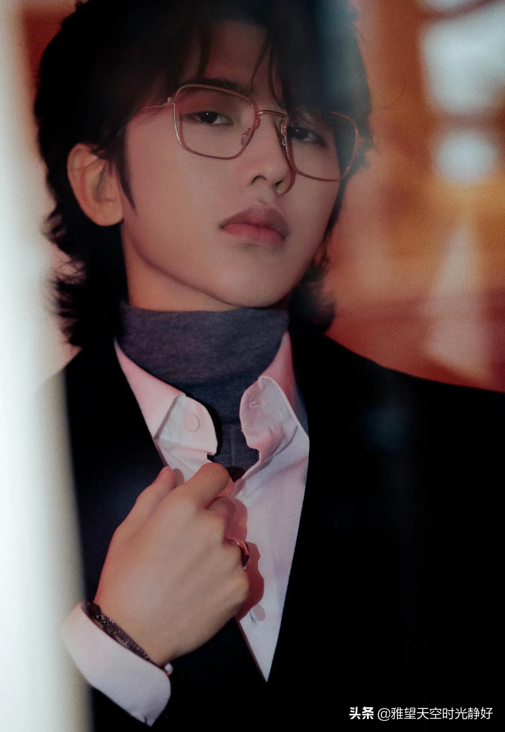 盘点国内男明星眼镜杀高清写真照斯文帅气沉稳内敛雅致贵气