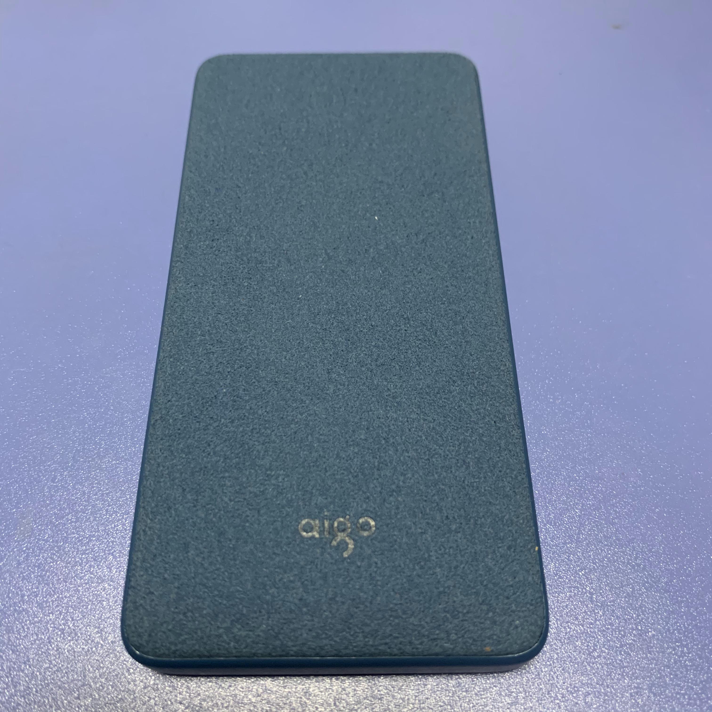 爱国者移动电源2018纪念版,爱国者10000毫安充电宝测评