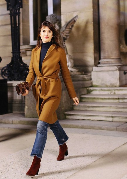 被靴子挑花眼怎么破？一双基础半靴三个组合方式，职场时尚挺简单