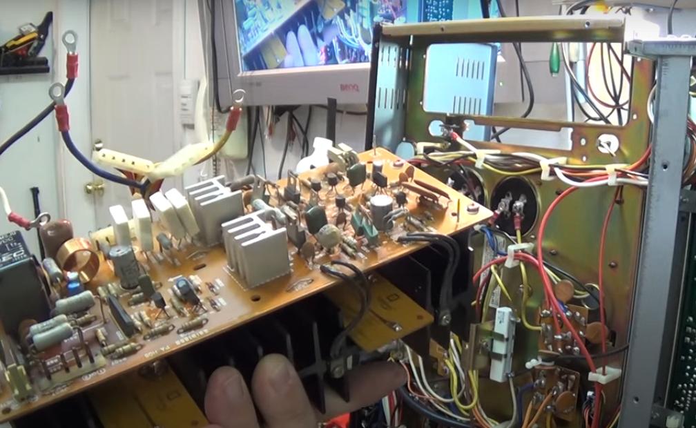 东芝toshiba电路板维修,东芝ic70收音机拆解