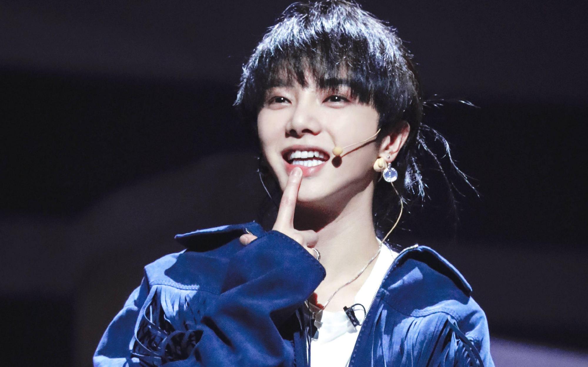 华晨宇承认与张碧晨育有一女，两人的爱情如小说剧情