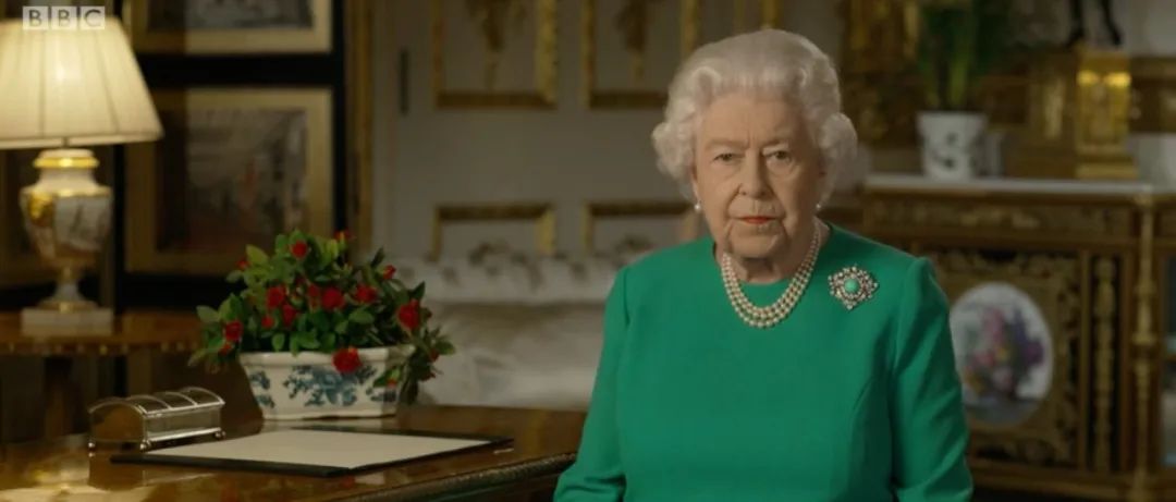 女王率先接种疫苗，圣诞和亲王在温莎安静度过，往年如何过圣诞？