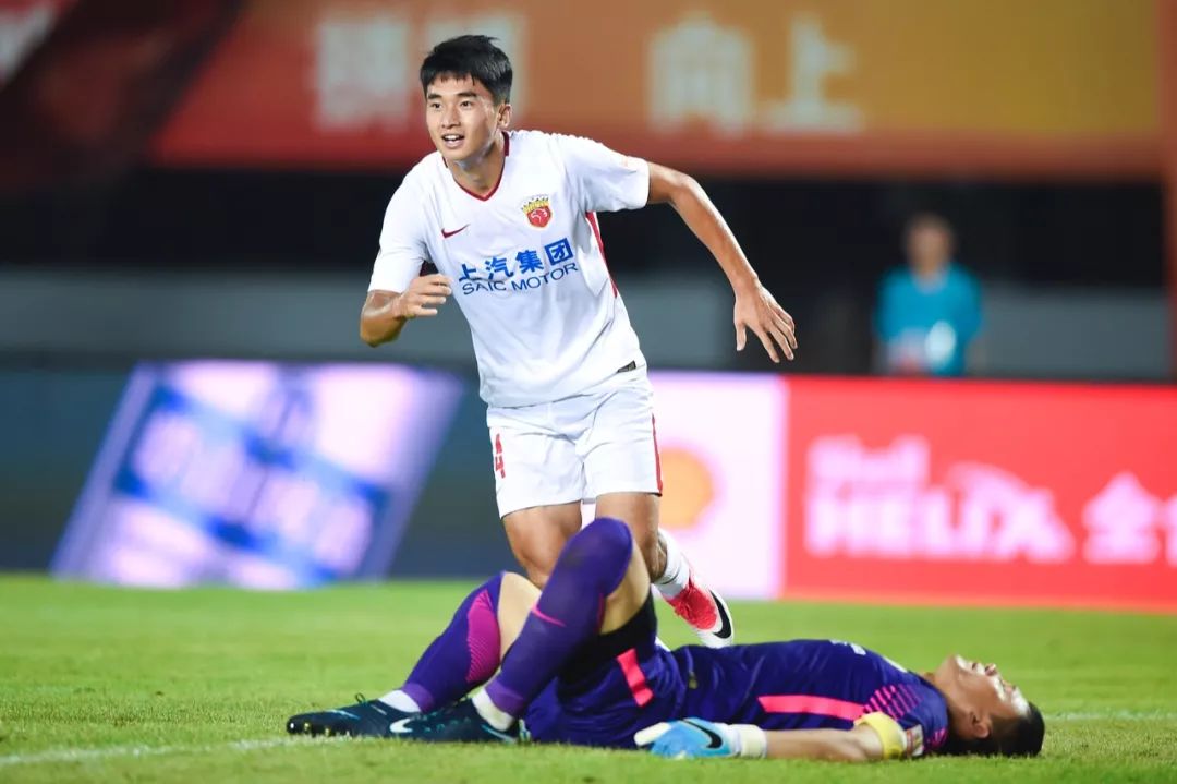 雷文杰上港队,雷文洁回上港视频