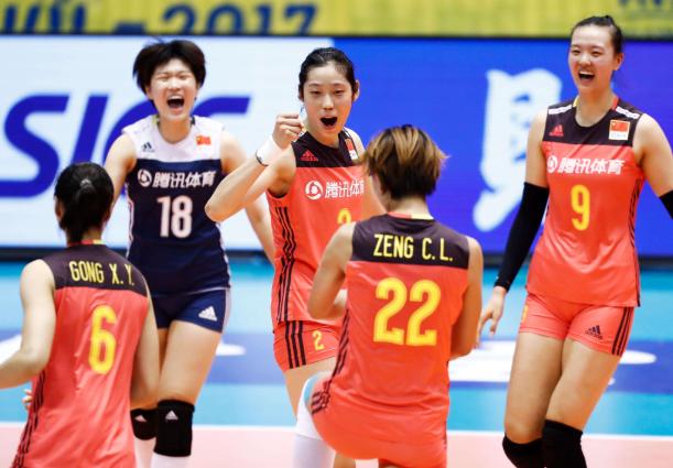 球迷是不是疯了？极端足迷认为就算国足再怎么差劲，也要比女排好