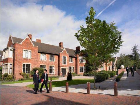 去英国留学读一年制的硕士靠谱吗,英国一年制硕士真的没有含金量吗