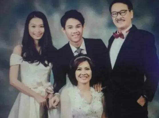 他走了，他的一生，荒唐，荒谬，荒诞，但，从未荒废过