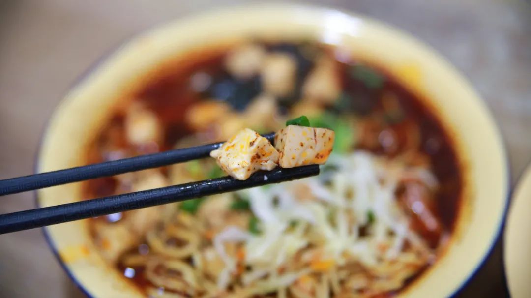 襄阳牛肉面从哪里传来的,一碗襄阳牛肉面唤醒襄阳一座城