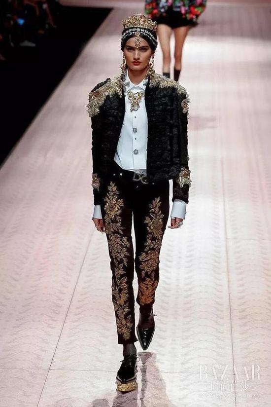 顾客要求退还定金,顾客到dg门店退货