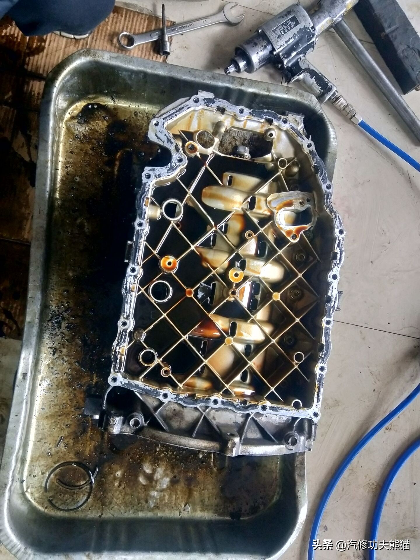 斯柯达明锐2010款2.0烧机油吗,09款斯柯达明锐1.6烧机油怎么解决