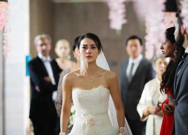 女生参加婚礼被闹婚,女生婚礼上被闹婚