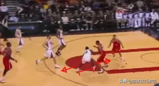 转身炸球过人既有节奏又有气势,这是我见过最快的转身过人