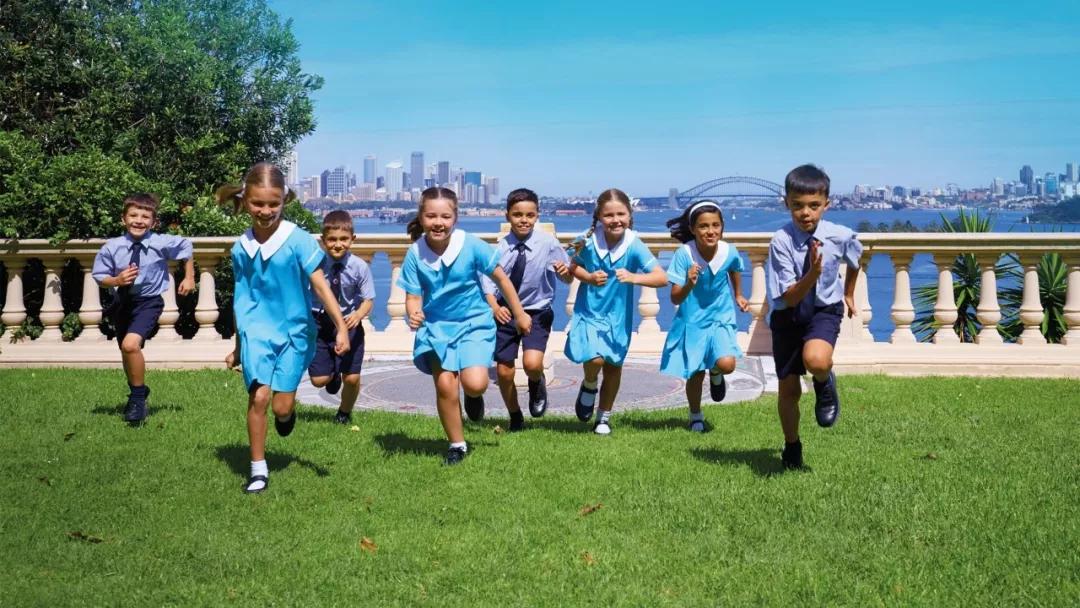 英国和澳洲留学对比,为什么去澳洲留学比英美简单