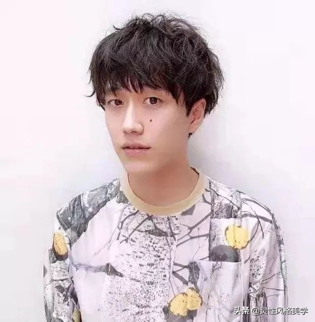 男生冬天什么发型好看又好打理,冬季既简单又暖和的男发型