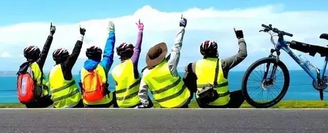 带您探索神秘大西北，一湖倒影一湖诗，半湖金色半湖