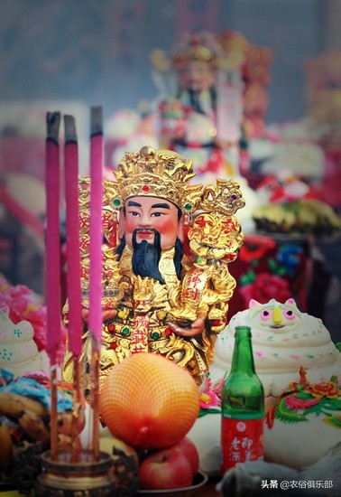 农村的祭祀习惯，人不吃的东西不能给逝者当祭品，尤其是这两种肉