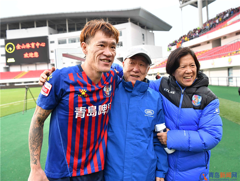 黄海黄海我爱你就像老鼠爱大米！网友本网盖500楼评论为球队请功！你啥建议？