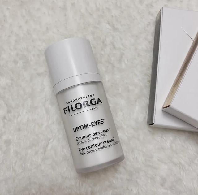 被捧上天的菲洛嘉人气组合，去法国旅游，人人列必买清单