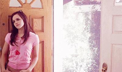 今年流行的新款卫衣怎么穿,复古西装里穿什么卫衣