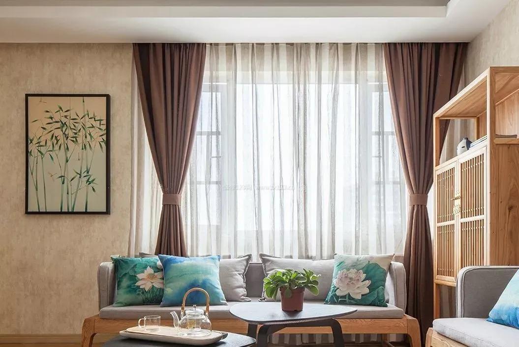 选窗帘要纯色的好还是拼接的好呢,选窗帘都比较在意哪些方面