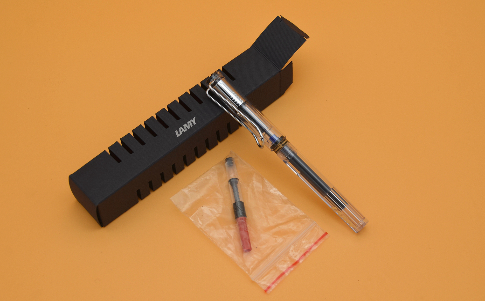 lamy凌美钢笔哪款颜色好看,lamy凌美经典黑色墨水笔使用方法