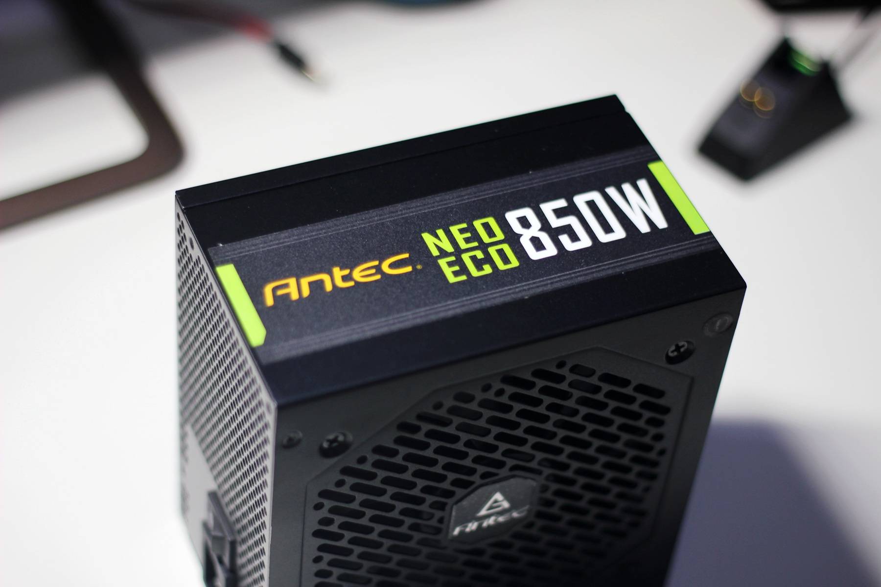 电脑散热器怎么装电源,电脑散热器安装供电