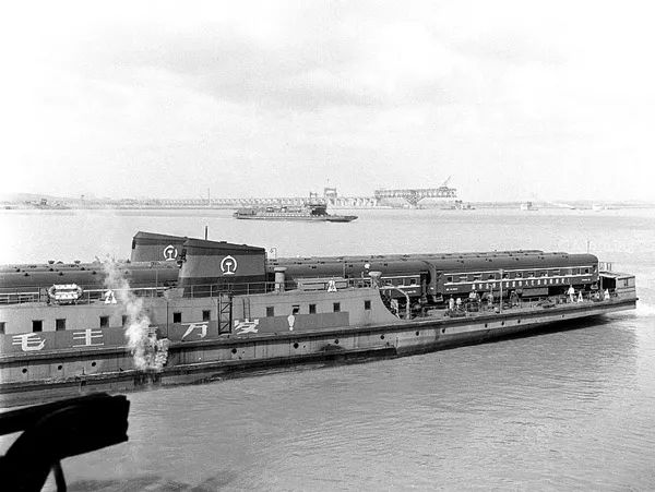 100年南京大桥绘画,南京红色100年