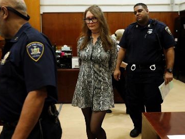 绕着富人转的假名媛，欲用PPT骗取银行2000万，曾半夜被赶出酒店