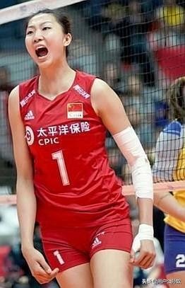 巴西加比小轮臂扣球，美国德鲁斯大拉弓扣球，中国队无解？！