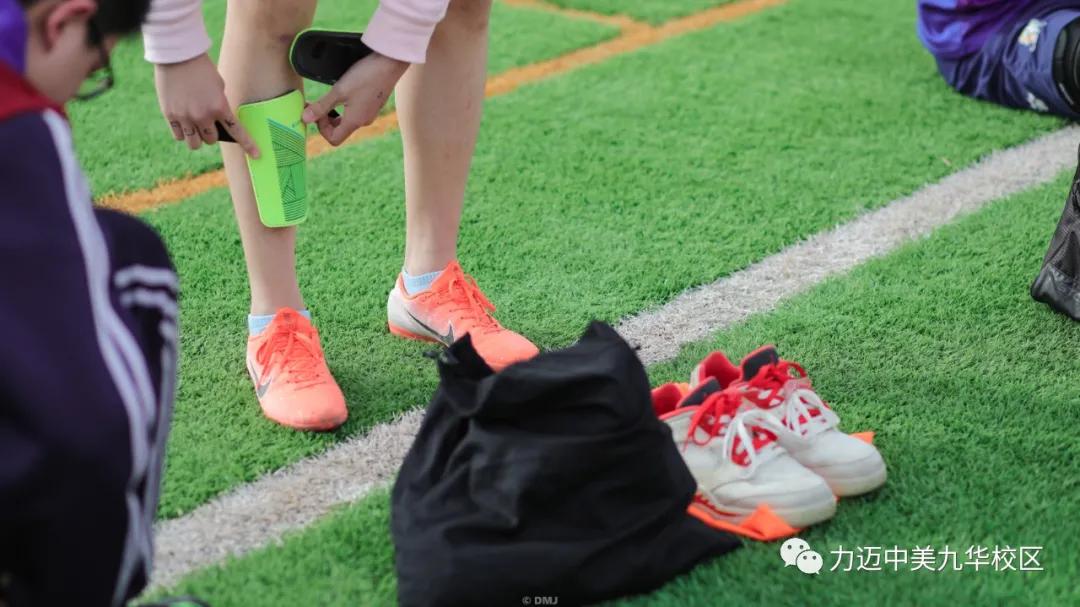 绿茵梦想骄阳下的热血足球赛上演,青春飞扬豪情篮球赛